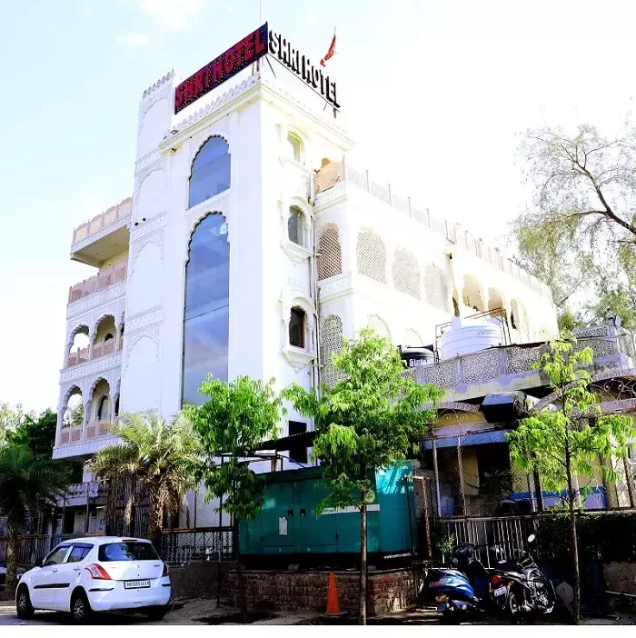 Welcome to ShriHotel Restaurant & Cafe